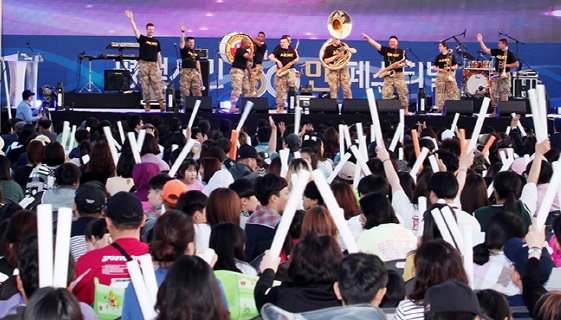 �����ý� �μ�7�� 1�ֳ� ��ǰ ��ȭ�������÷� �ߵ���