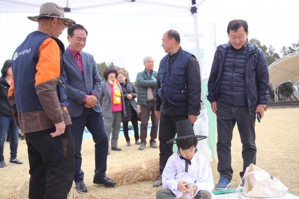 �����ý� �μ�7�� 1�ֳ� ��ǰ ��ȭ�������÷� �ߵ���