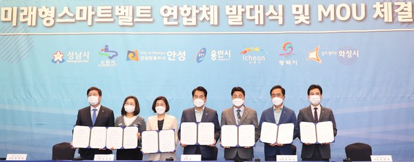 �����ý�, �ݵ�ü �� �̷���� ���� ����Ʈ��Ʈ ����ü��